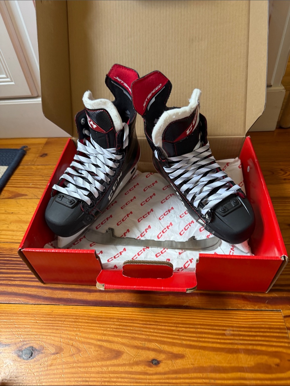 CCM FT475 ICE HOCKEY SKATES